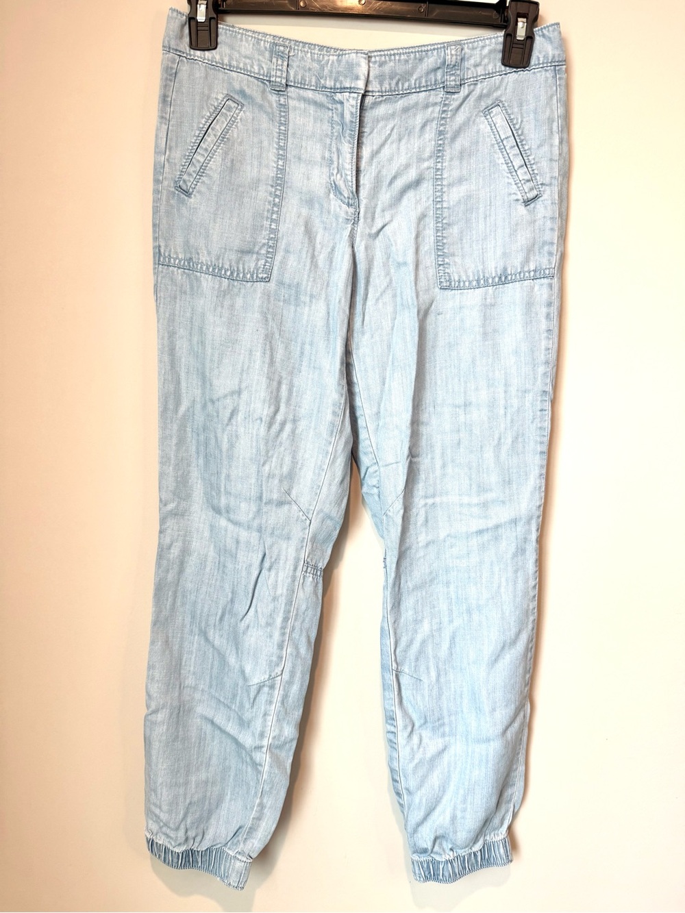 LOFT Light Wash Chambray Jogger Pants with Pockets size 2